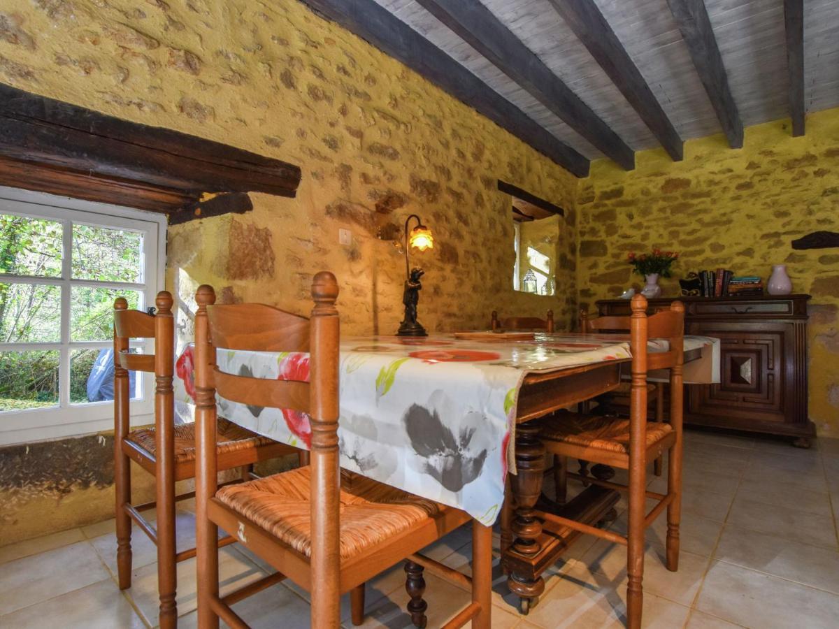 Cosy Holiday Home In Lantheuil With Garden Villefranche-du-Périgord Exteriér fotografie